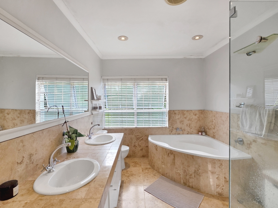 3 Bedroom Property for Sale in Constantia Western Cape